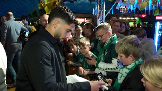 Autogramme, Selfies und Musik: Werder-Profis zu Gast auf dem Freimarkt