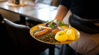 Erst mal arbeiten - Für viele attraktiver als Lehre oder Uni