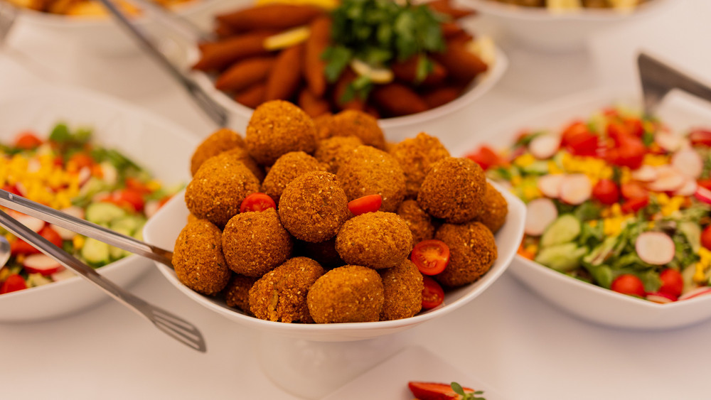 Das Fastenbrechen soll mit 3.000 Menschen stattfinden mitten in Kassel auf dem Friedrichsplatz. (Symbolbild)