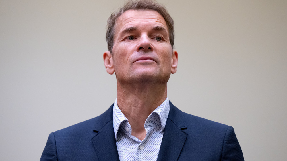 Das Landgericht München II hat sich mit der Frage befasst, ob Jens Lehmann einen Dachbalken angesägt hat - und urteilt deutlich schneller als geplant.