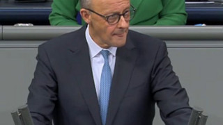 Debatte im Bundestag: Merz wirbt für «neuen Konsens der Generationen»