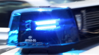 A3 bei Frankfurter Kreuz: Frau wird auf Autobahn aus Auto geschleudert