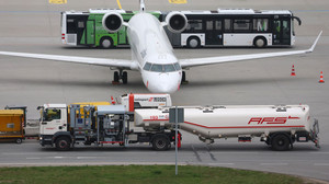 Kerosin für Urlaubsflieger könnte knapp werden