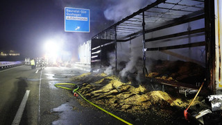 Gebrannte Mandeln nach LKW-Brand auf A 49 bei Baunatal