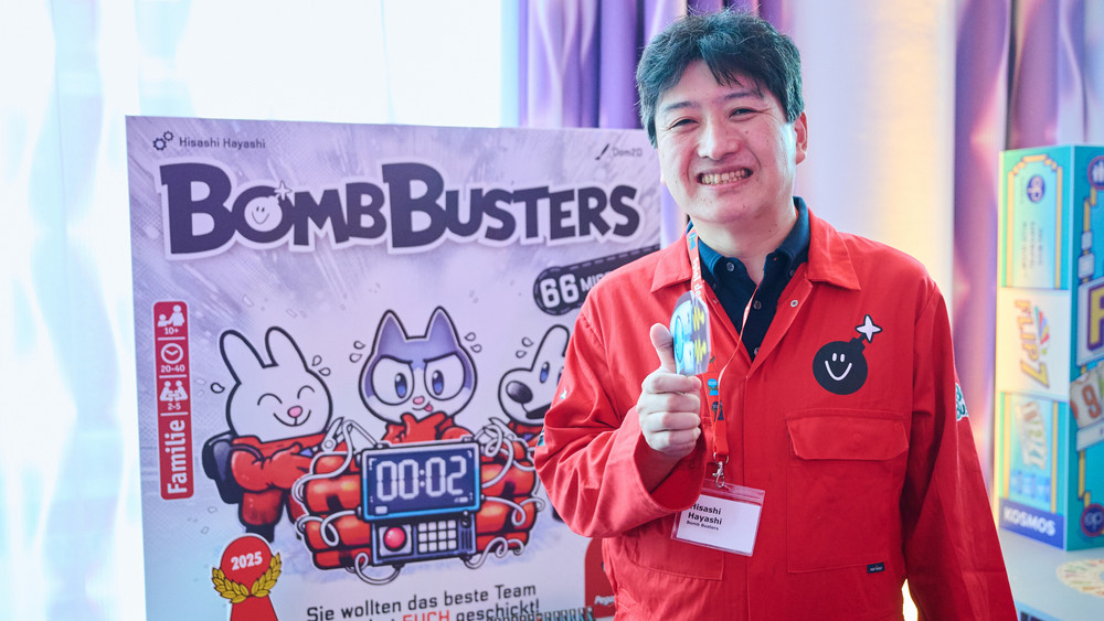 Hisashi Hayashi ist der Designer des “Spiels des Jahres 2025” in Deutschland, “Bomb Busters”