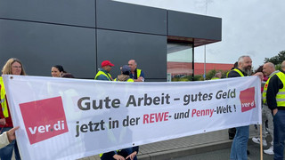 Verdi belagert REWE-Lager in Rosbach - Gewerkschaft erhöht Druck