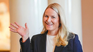 Mette-Marit darf nach OP nach Hause – Sohn Høiby kommt aus Gefängnis