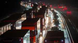 Winterchaos in Hessen: ADAC gibt Tipps für lange Staus