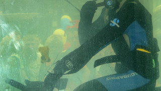 Taucher-Team aus Hessen stellt Weltrekord im Unterwasser-Cycling auf