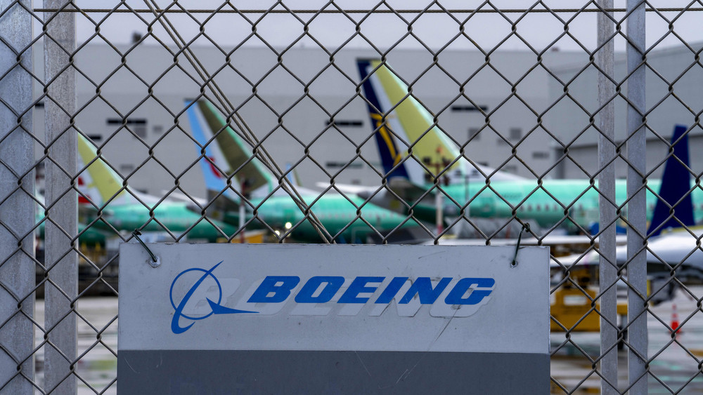 Neues Problem bei Boeing: Wegen gefälschter Prüfberichte ermittelt jetzt die US-Aufsicht.