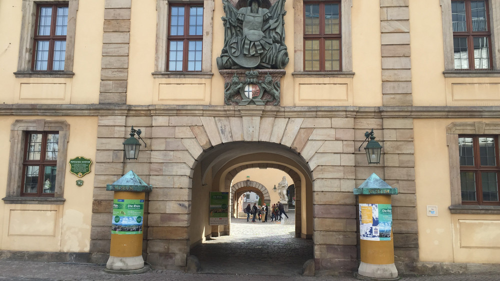 Im Vonderau-Museum gibt es beispielsweise eine Wissenschaftsshow und eine archäologische Ausgrabung, die man per VR-Brille erkunden kann.