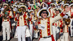 Narrenalarm in Fulda: Größter Rosenmontagszug Hessens