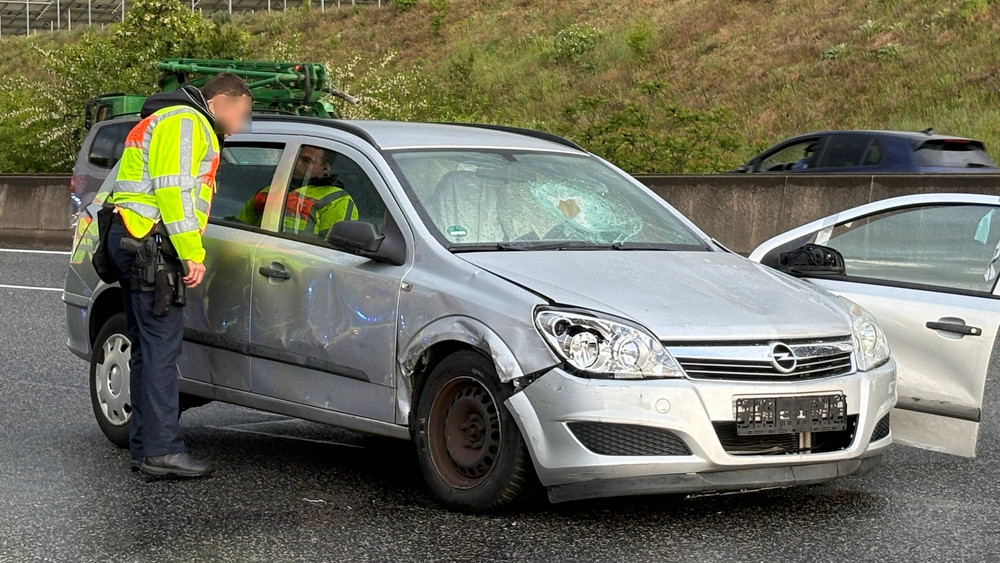 Auf der A5 bei Weiterstadt konnte die Polizei den Wagen schließlich stoppen.
