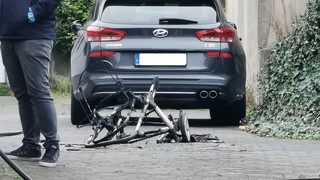 Friedewald: Kinderwagen geht in Flammen auf