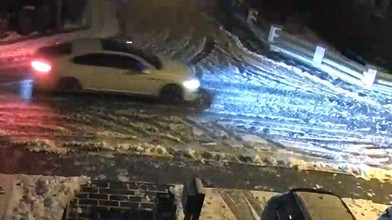 Räuber schneiden Mann in Dreieich Ohr ab: Fahndungsfotos