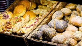 Polizeieinsatz bei Bäcker in Ginsheim, 2 Angestellte bei Raub verletzt