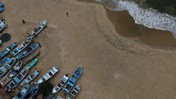 Acapulco: Menschen trotzen Wellen, um Boot in Hurrikan Polo zu retten