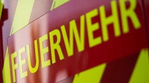 Feuerwehr Mainz: Pferdehof in Flammen