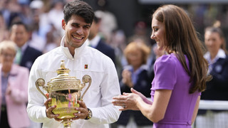 Tennisprofi Alcaraz gewinnt Wimbledon-Finale glatt gegen Djokovic
