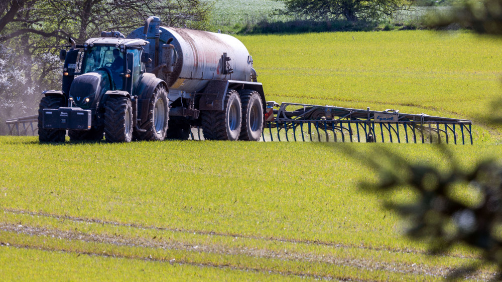 Mit dem Schutz von Gewässern vor Verunreinigungen durch Nitrat aus der Landwirtschaft beschäftigt sich heute das Bundesverwaltungsgericht in Leipzig.