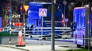 Bus rammt Haltestelle in Stockholm: Mehrere Tote