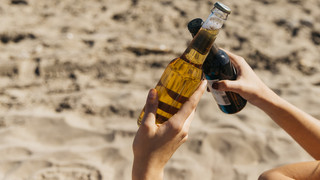 Getränke im Sommer schnell kühlen: Ohne Kühlschrank & ohne Strom