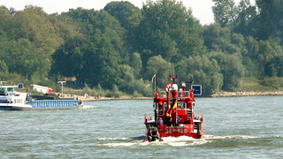 Feuerwehreinsatz Lorch: Brand auf Containerschiff