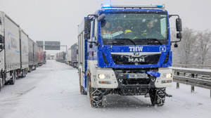 Nach rund 20 Stunden: Stau auf der A7 löst sich langsam auf