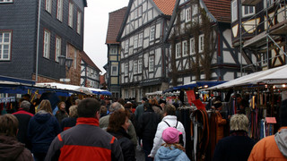 Bummeln und feiern beim Scherzmarkt in Schwalmstadt-Treysa