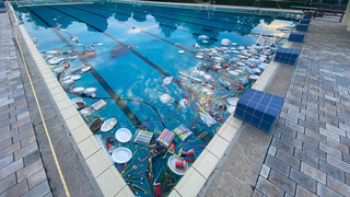 Riesen-Sauerei im Freibad Stockstadt: Polizei sucht Randalierer