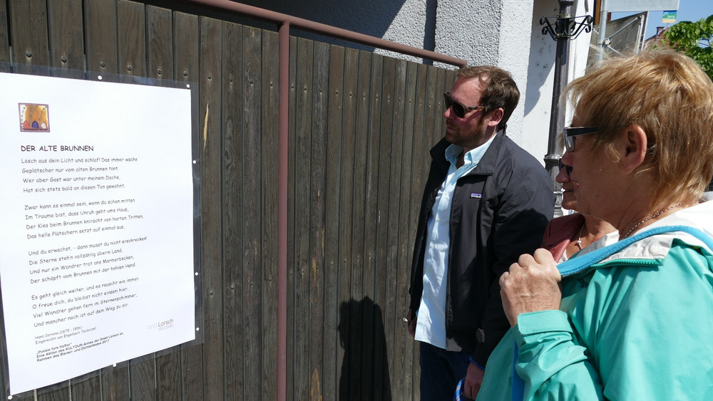 In Lorsch entsteht gerade wieder die “Hoftorpoesie”