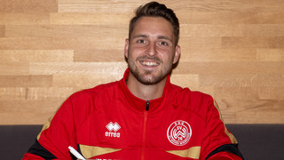 Stürmer Lukas Schleimer unterschreibt Vertrag bei SV Wehen Wiesbaden
