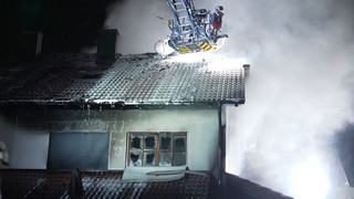 Oberbayern: Männerleiche in brennendem Wohnhaus gefunden