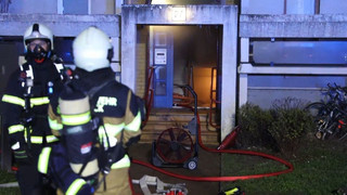 Kellerbrand in Rostock: Acht Menschen im Krankenhaus