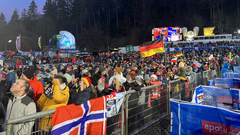 Jedes Jahr ist der Skisprungweltcup in Willingen das Highlight mit Fans aus aller Welt.