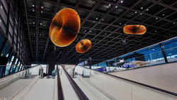 Spektakuläres Kunstwerk im neuen Terminal 3 am Flughafen