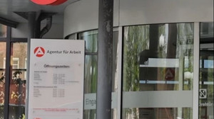 Juli: Zahl der Arbeitslosen steigt über drei Millionen