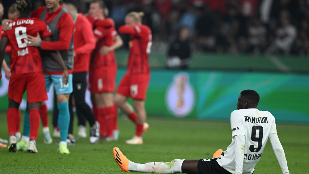 Enttäuschung nach dem Abpfiff: Eintracht Frankfurt hat im Finale des DFB Pokals sich gegen RB Leipzig geschlagen geben müssen