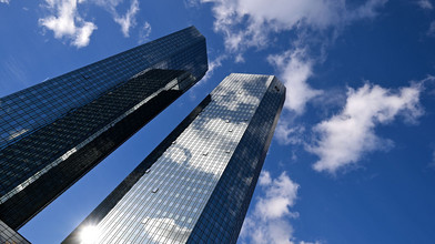 Deutsche Bank setzt auf KI und dünnt Filialnetz weiter aus