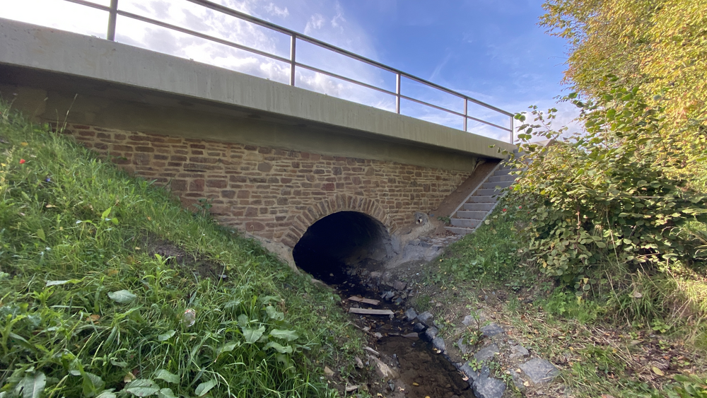 Diese Brücke zwischen Gladenbach und Runzhausen hat die Kosten für die Sanierung der B453 im Landkreis Marburg Biedenkopf in die Höhe schießen lassen.