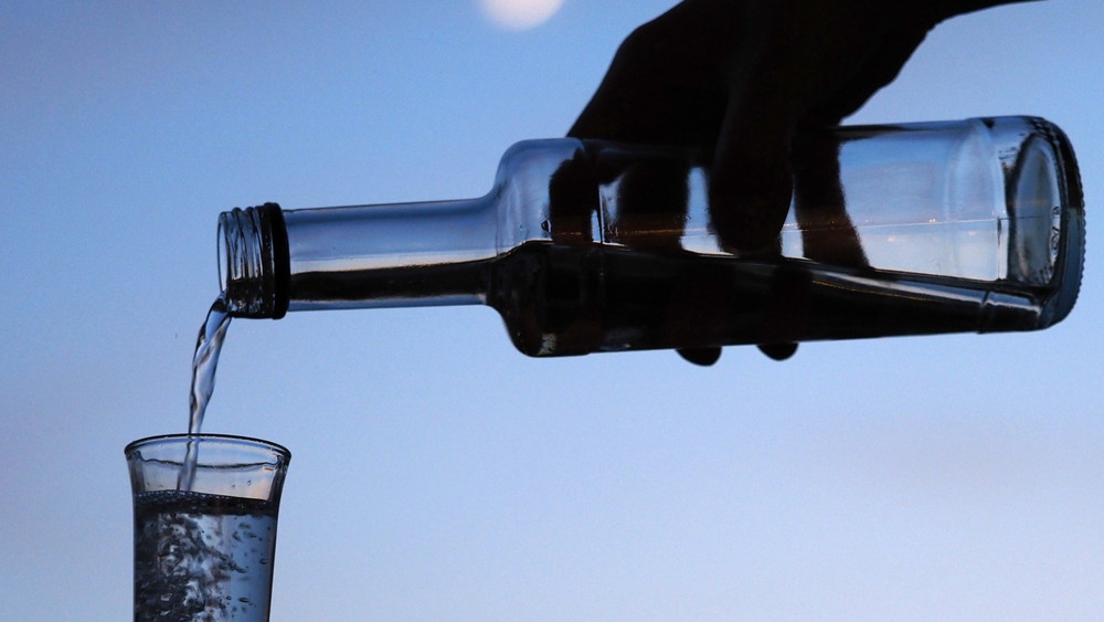 Spirituosen und Sekt sollen ab 2027 teurer werden.