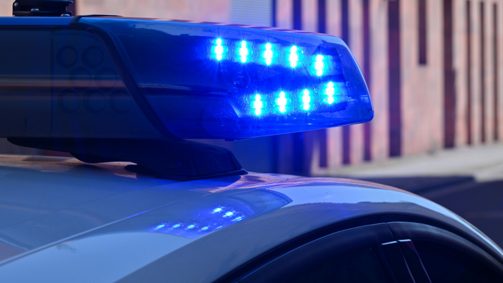 Ein 31-jähriger Mann wurde in Ludwigshafen niedergestochen. Die Polizei sucht jetzt nach Zeugen. 