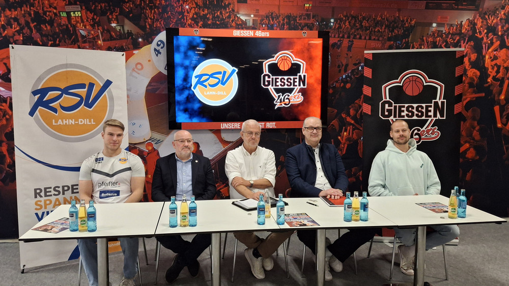 Die Vertreter beider Vereine auf der Pressekonferenz vor dem Heimspieltag