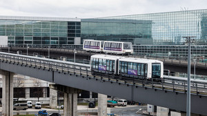 Skyline Bahn am Flughafen Frankfurt fährt wieder