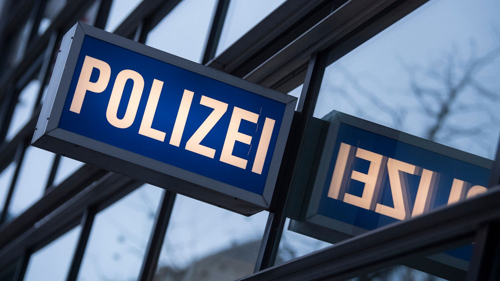 Wo ist die verschwundene Dienstwaffe? Die Frankfurter Polizei ermittelt in eigener Sache. (Symbolbild)