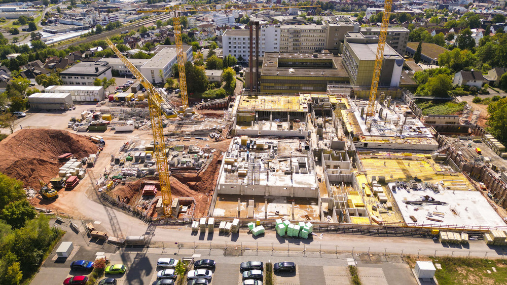Die Großbaustelle ist bereits weit vorangeschritten.