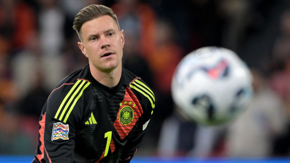 DFB-Torwart Marc-Andre Ter Stegen fällt wegen einer Rückenverletzung mehrere Monate aus.