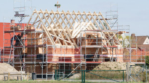 Familien bauen günstiger: Förderung für klimafreundliches Haus