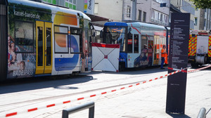 Schwerer Unfall in Kassel: Fußgängerin von Tram erfasst