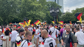 Fußball-EM: Fans feiern in Frankfurter Innenstadt